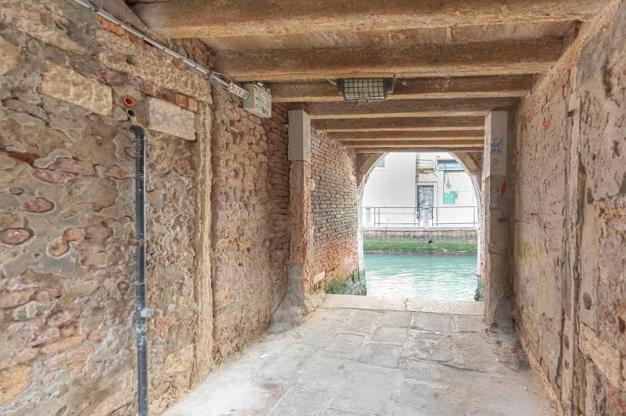 Ca D'Oro Central Suite Venecia 0*,  Italia