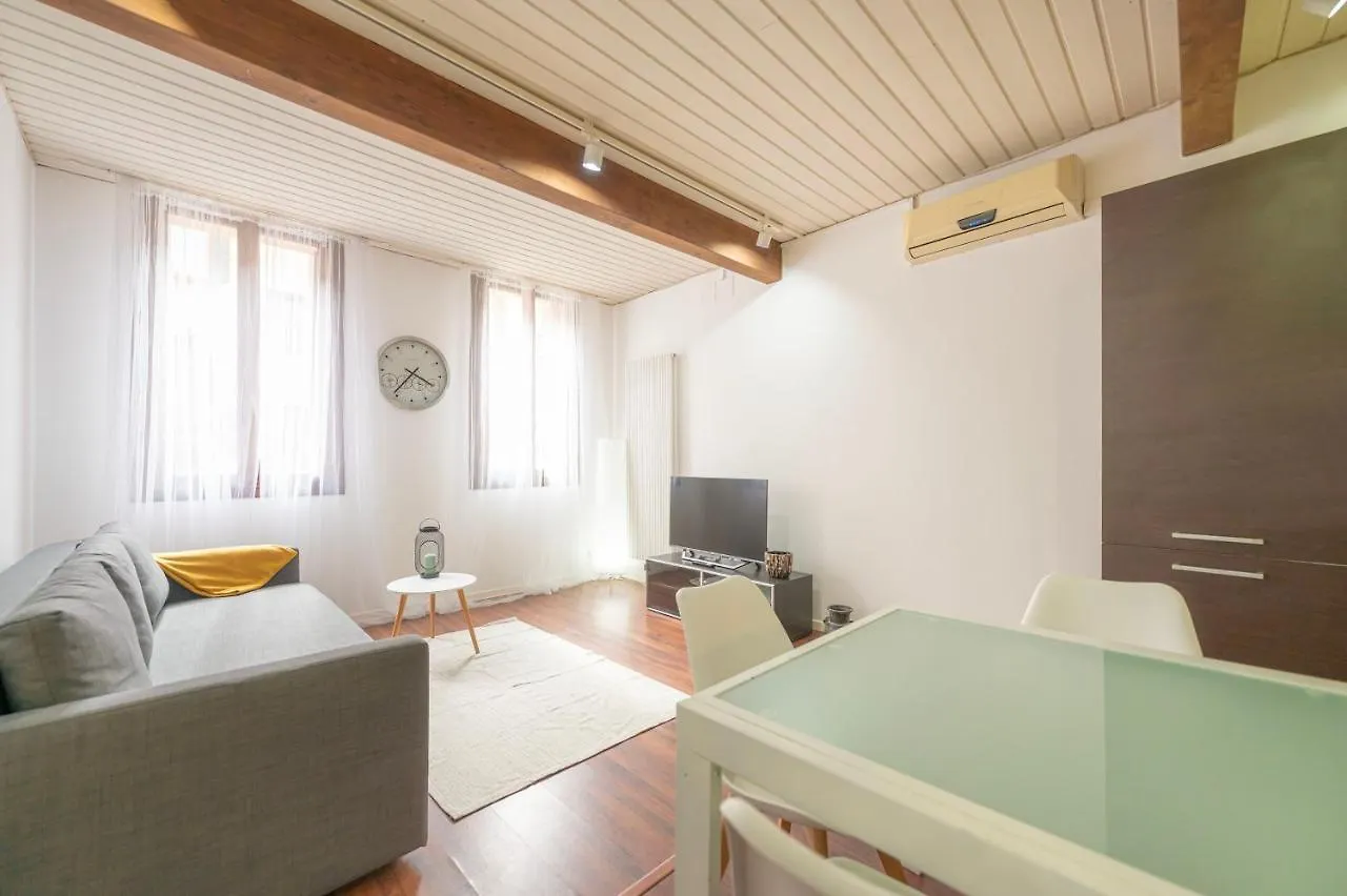 Ca D\'Oro Central Suite location